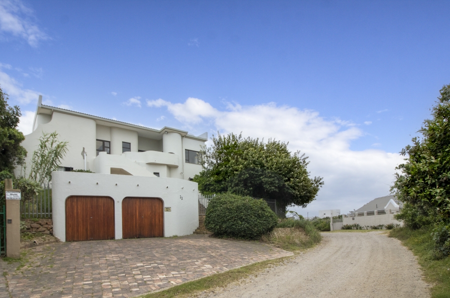 6 Bedroom Property for Sale in West Beach Eastern Cape